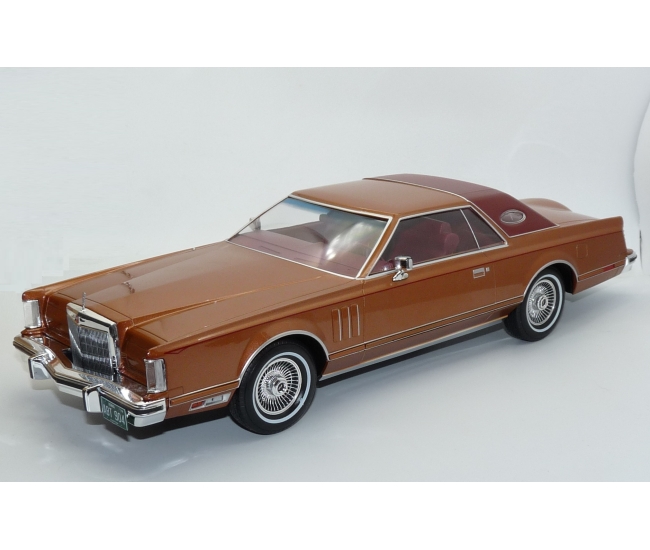 1:18 Lincoln Continental Mark V (1978)