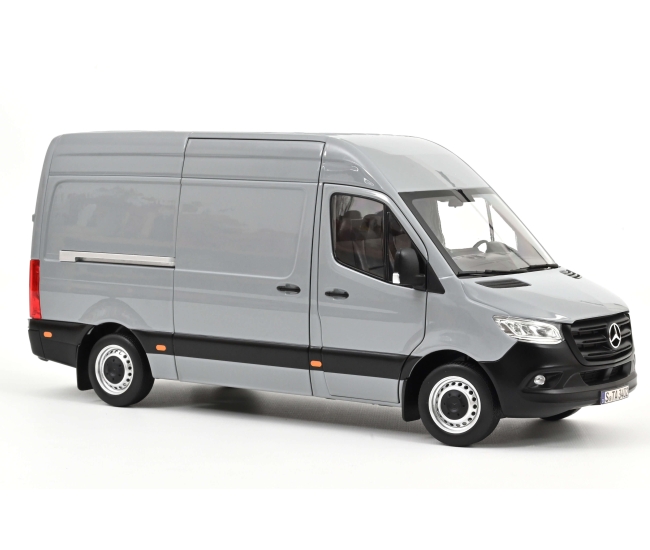 1:18 Mercedes Sprinter (2018)