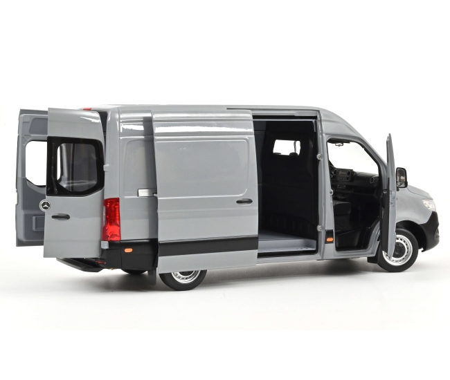 1:18 Mercedes Sprinter (2018)