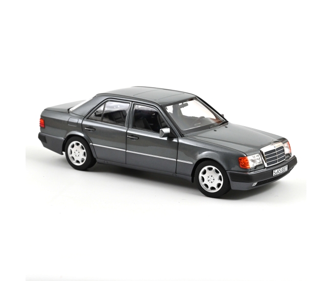 1:18 Mercedes 500E (1990)