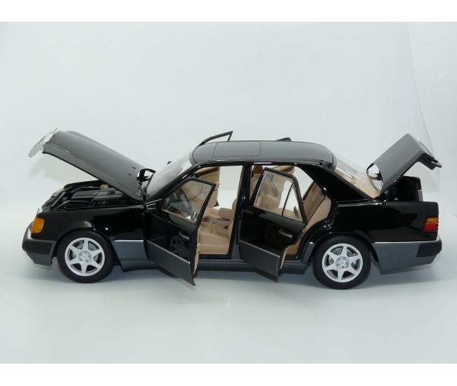 1:18 Mercedes 500E (1990)