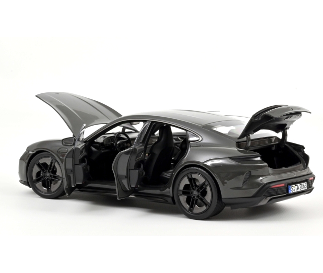 1:18 Porsche Taycan Turbo S (2024)