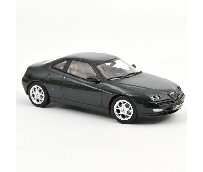1:18 Alfa Romeo GTV (2001)