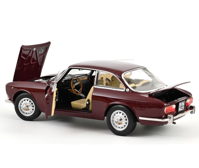 1:18 Alfa Romeo 2000 GTV (1973)