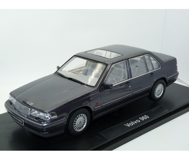 1:18 Volvo 960 (1996)