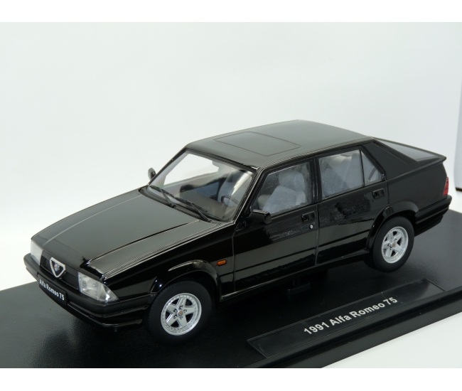 1:18 Alfa Romeo 75 (1988)