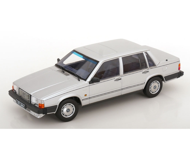 1:18 Volvo 760 (1985)