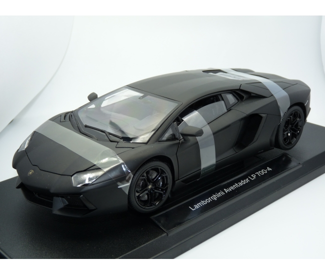 1:18 Lamborghini Aventador LP700-4 (2011)