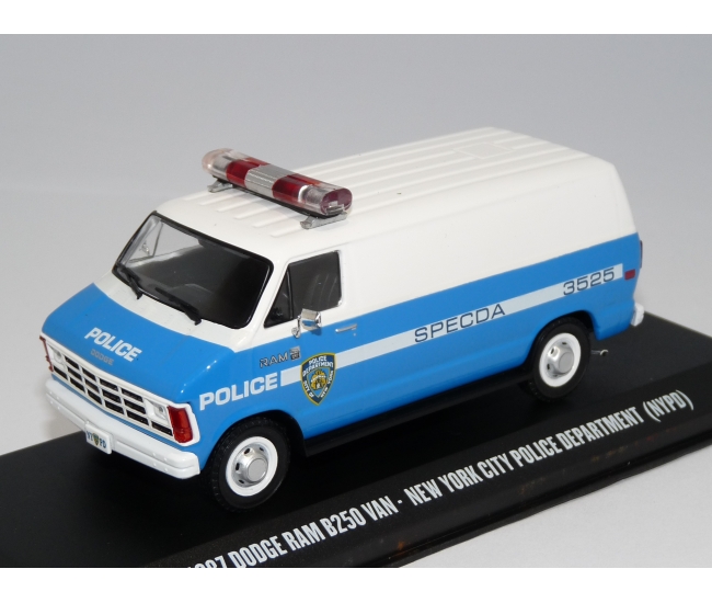 1:43 Dodge Ram B250 Van NYPD (1987)