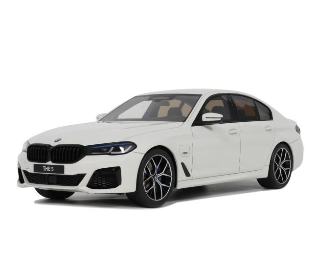 1:18 BMW 545E X Drive M Sport (2023)