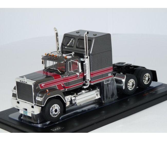 1:43 Mack Superliner Magnum (1985)