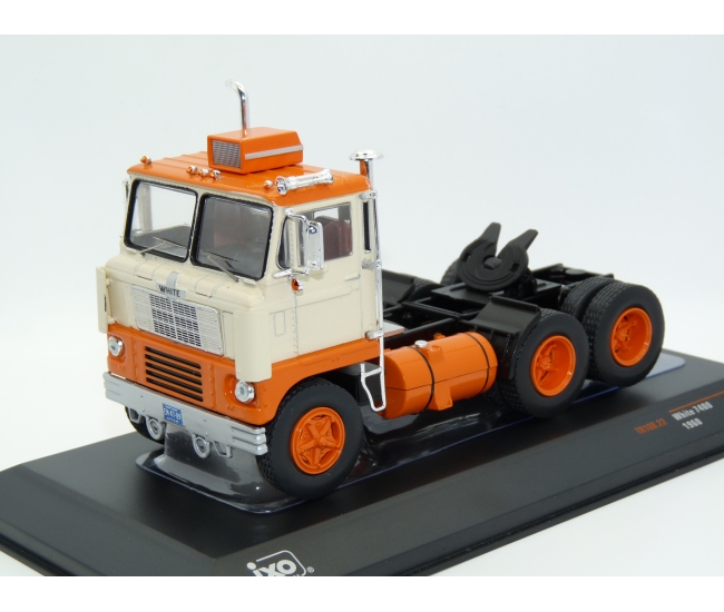 1:43 White 7400 (1960)