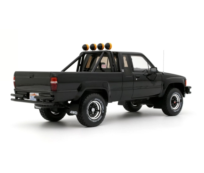 1:18 Toyota Hilux SR5 
