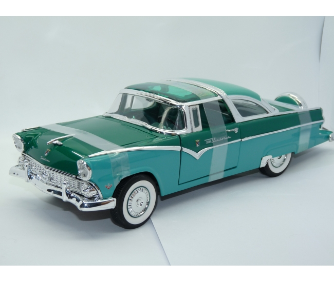 1:18 Ford Crown Victoria (1955)