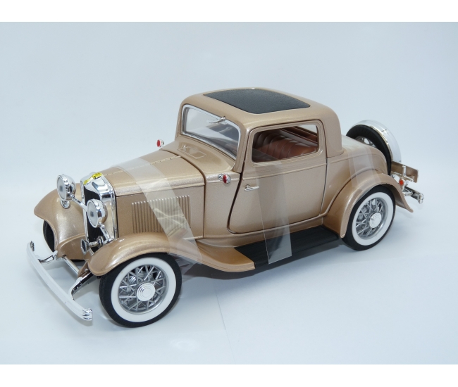 1:18 Ford 3 Window Coupe (1932)